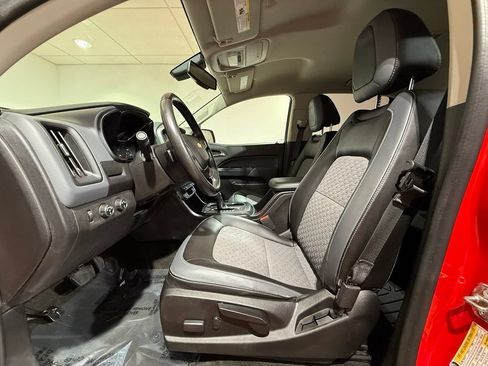 Used 2016 Chevrolet Colorado Z71 AWD/4WD image 12