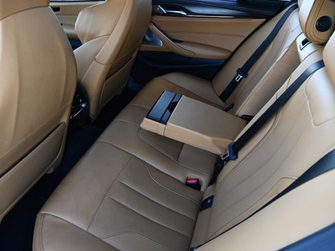 Used 2020 BMW M5 w/ Executive Package image 11