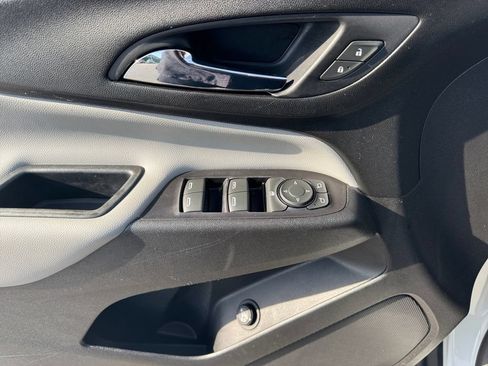 Used 2020 Chevrolet Equinox LT FWD image 20