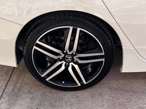 Used 2017 Honda Accord Sport Special Edition image 10