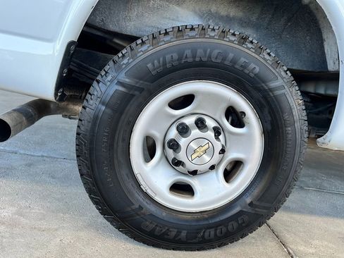 Used 2022 Chevrolet Express 2500 Extended w/ Driver Convenience Package image 14