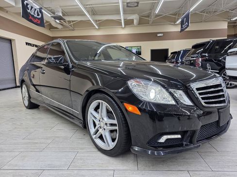 Used 2011 Mercedes-Benz E 550 Sedan image 4
