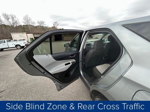 Used 2023 Chevrolet Equinox LT w/ Driver Convenience Package image 16