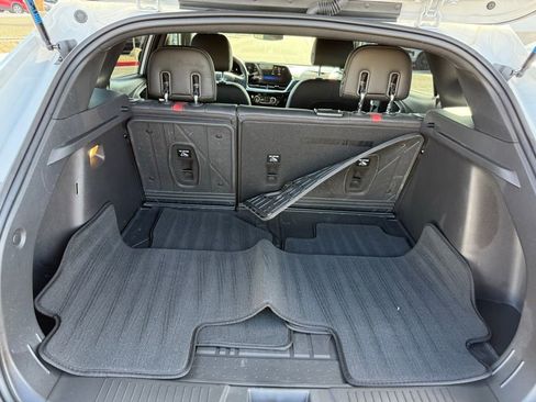 Certified 2025 Chevrolet Trax RS w/ Driver Confidence Package image 18