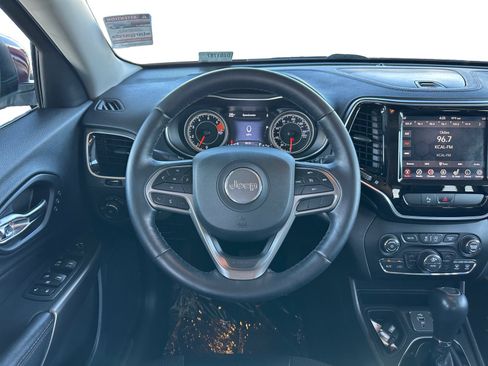 Used 2019 Jeep Cherokee Limited FWD image 12