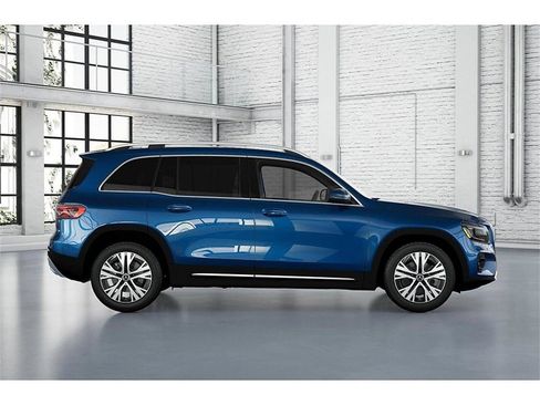 New 2026 Mercedes-Benz GLB 250 4MATIC image 16