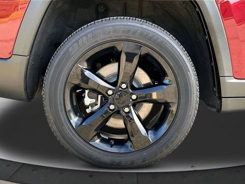 Certified 2025 Jeep Grand Cherokee L Altitude AWD/4WD image 38