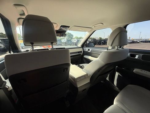 Used 2025 Hyundai Santa Fe SE FWD image 24