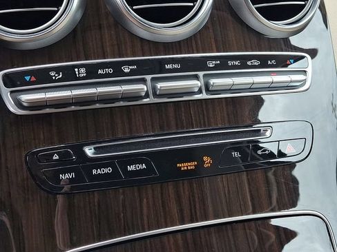 Used 2019 Mercedes-Benz GLC 300 4MATIC image 16