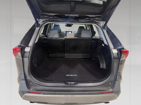 Used 2021 Toyota RAV4 Limited image 19