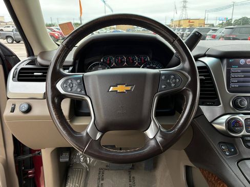 Used 2020 Chevrolet Suburban Premier image 18