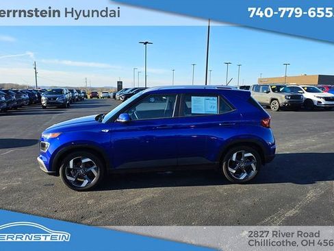 Used 2023 Hyundai Venue Limited image 4