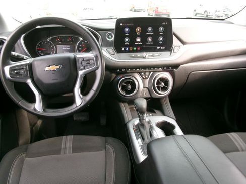 Used 2024 Chevrolet Blazer LT w/ Convenience Package FWD image 11