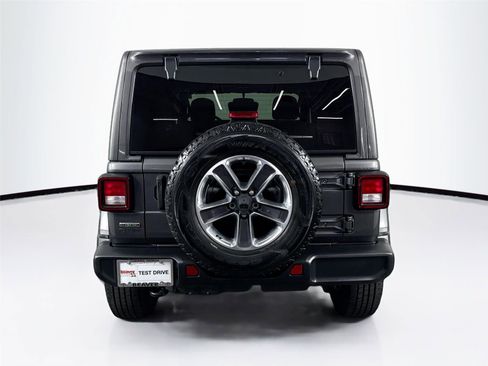 Used 2021 Jeep Wrangler Unlimited Sahara AWD/4WD image 15