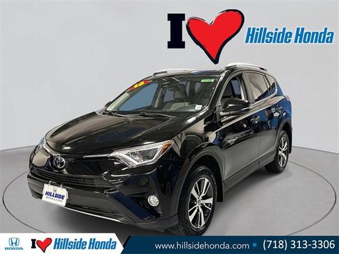 Used 2018 Toyota RAV4 XLE image 1
