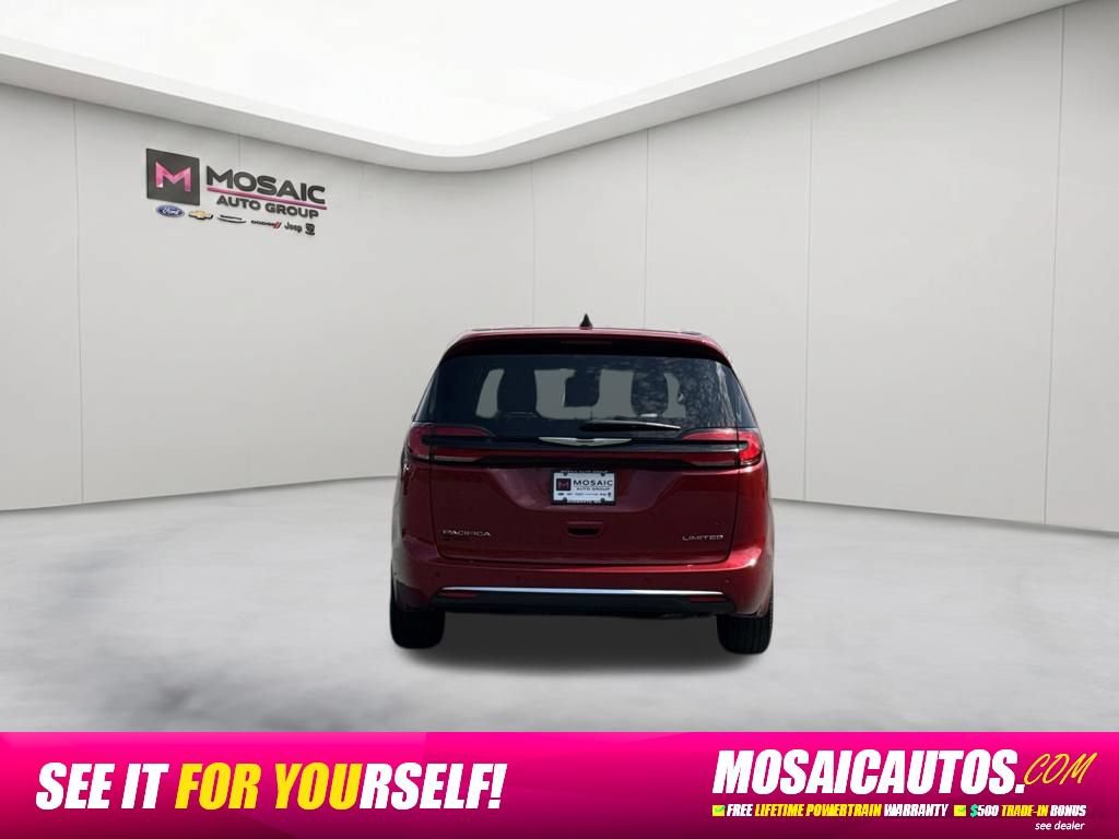 Used 2026 Chrysler Pacifica Limited FWD image 6