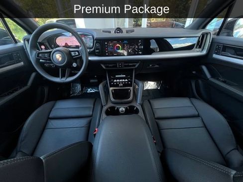 Used 2025 Porsche Cayenne E-Hybrid AWD/4WD image 2
