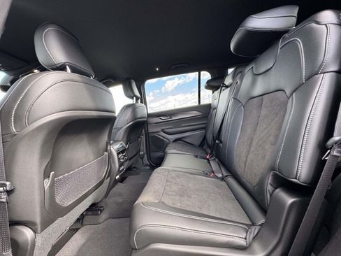New 2025 Jeep Grand Cherokee L Laredo AWD/4WD image 17