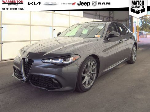 Used 2024 Alfa Romeo Giulia Ti AWD/4WD image 1