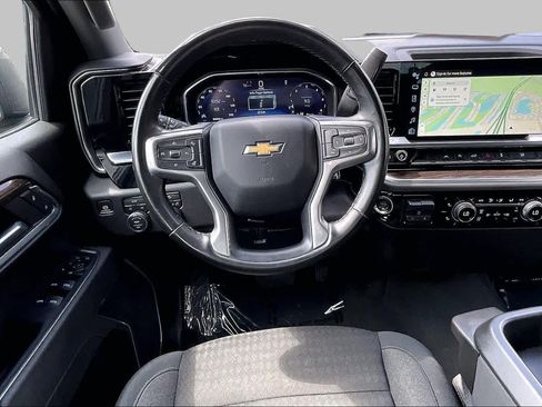 Used 2025 Chevrolet Silverado 1500 LT AWD/4WD image 6