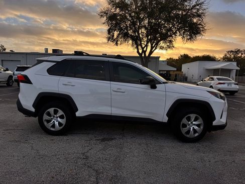 Used 2021 Toyota RAV4 LE image 8
