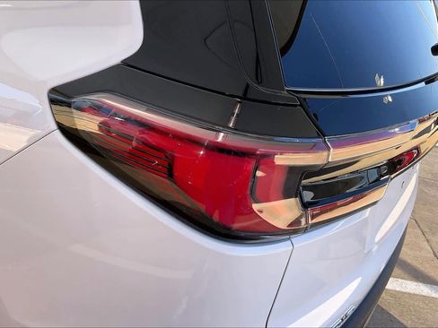 Certified 2025 GMC Acadia Elevation image 28