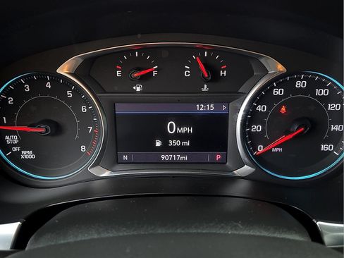 Used 2022 Chevrolet Traverse LT FWD image 19