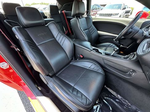 Used 2016 Dodge Challenger SRT RWD image 26