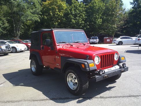 Used 2005 Jeep Wrangler X w/ Tire & Wheel Group (Ecco) AWD/4WD image 3
