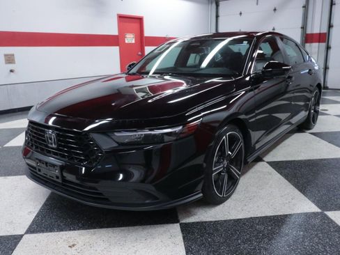 Used 2024 Honda Accord Sport image 5