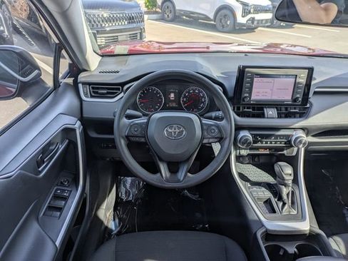 Used 2020 Toyota RAV4 LE FWD image 16
