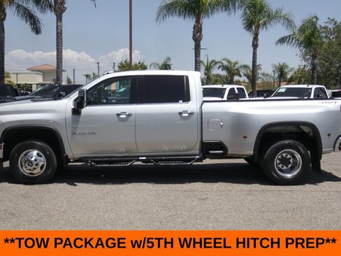 Used 2020 Chevrolet Silverado 3500 LTZ w/ Technology Package AWD/4WD image 5