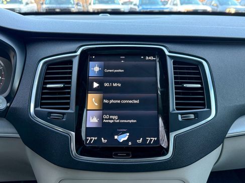 Used 2022 Volvo XC90 T5 Momentum w/ Climate Package image 25