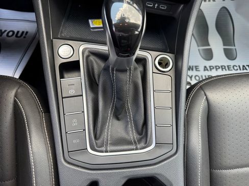 Used 2024 Volkswagen Jetta SE FWD image 37