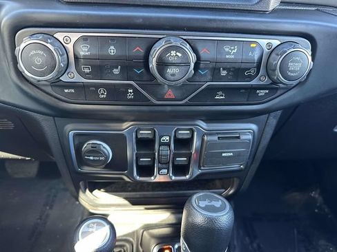 Used 2022 Jeep Wrangler Unlimited Sport w/ Sun And Sound Package AWD/4WD image 38