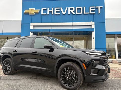 Used 2026 Chevrolet Traverse LT w/ Midnight/Sport Edition image 1