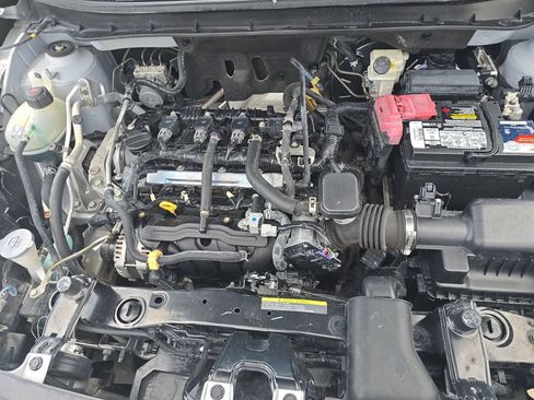 Used 2018 Nissan Kicks SR FWD image 8