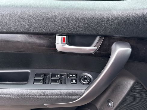 Used 2014 Kia Sorento LX FWD image 11