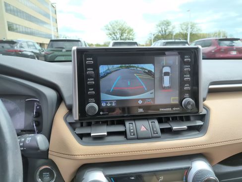 Used 2019 Toyota RAV4 Limited w/ Advanced Technology Package AWD/4WD image 23