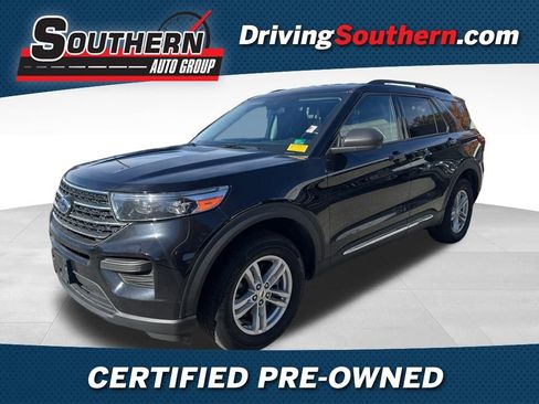 Certified 2022 Ford Explorer XLT image 1