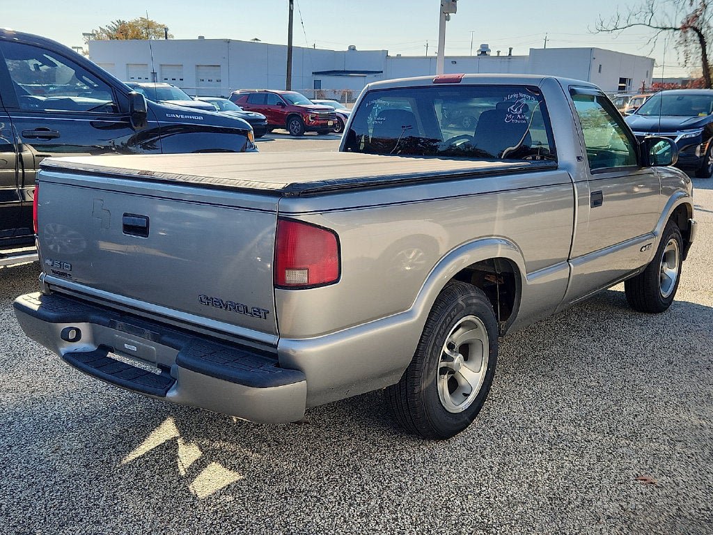 Used 2002 Chevrolet S10 Pickup LS w/ LS Preferred Equipment Group RWD image 10