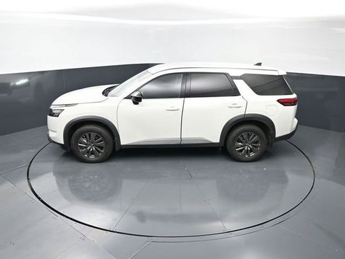 Used 2023 Nissan Pathfinder S FWD image 17