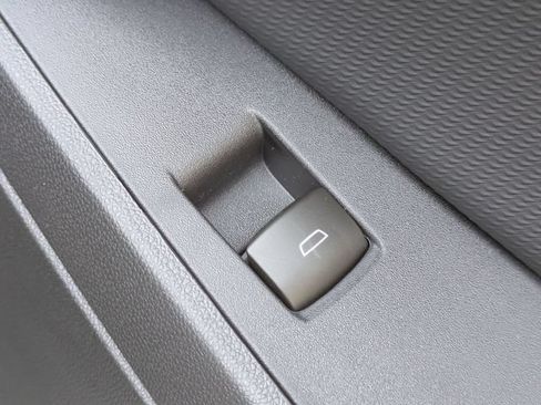 New 2026 Chevrolet Equinox LT w/ Safety and Technology Package FWD image 33