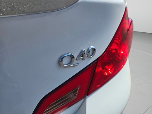 Used 2015 INFINITI Q40 w/ Moonroof Package RWD image 30