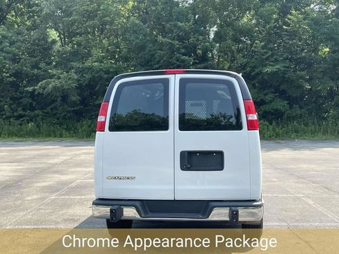 Used 2025 Chevrolet Express 2500 w/ Driver Convenience Package RWD image 4