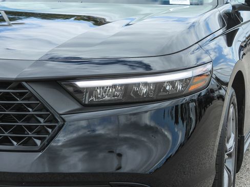 Used 2023 Honda Accord EX image 5