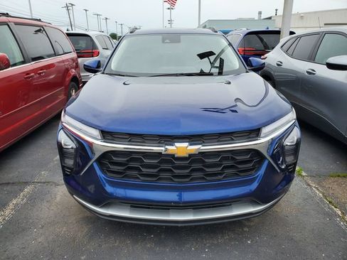 Certified 2024 Chevrolet Trax LT w/ Driver Confidence Package FWD image 3