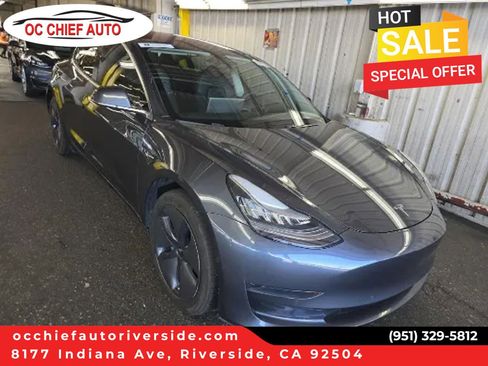 Used 2020 Tesla Model 3 Standard Range image 1