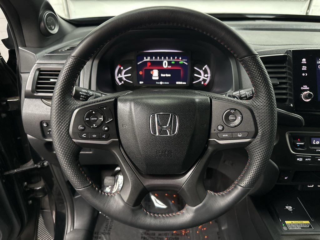 Used 2025 Honda Passport TrailSport image 14