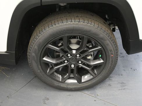 New 2025 Jeep Grand Cherokee Limited w/ Trailer Tow Package image 14